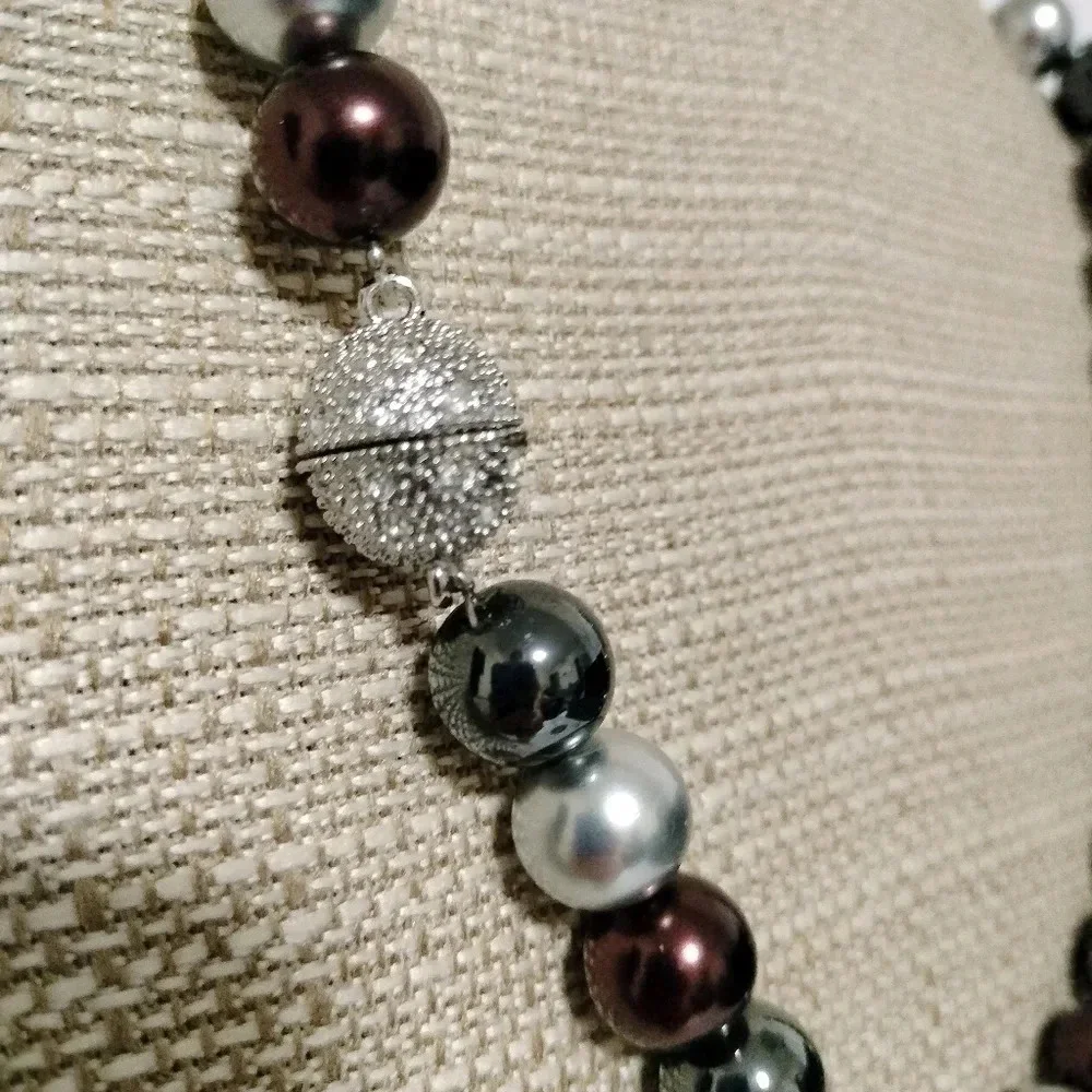 Black & Silver Faux Pearl Magnetic Rhinestone Clasp Choker Style Necklace 16